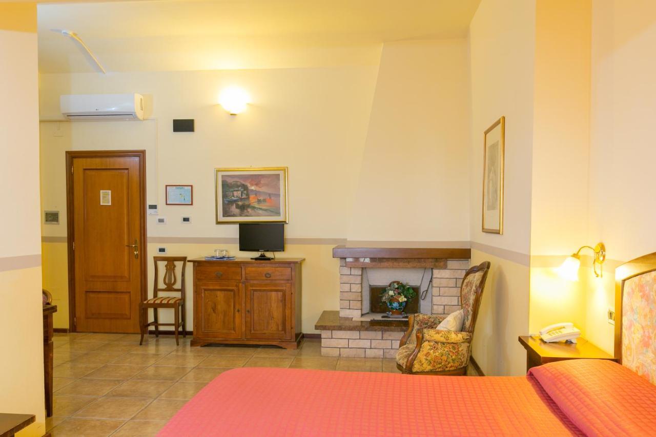 Agrihotel Elisabetta Collemezzano Εξωτερικό φωτογραφία